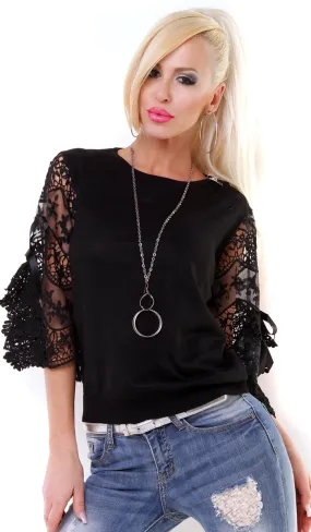 Feinstrick-Pullover mit Spitzen-Ärmeln - schwarz