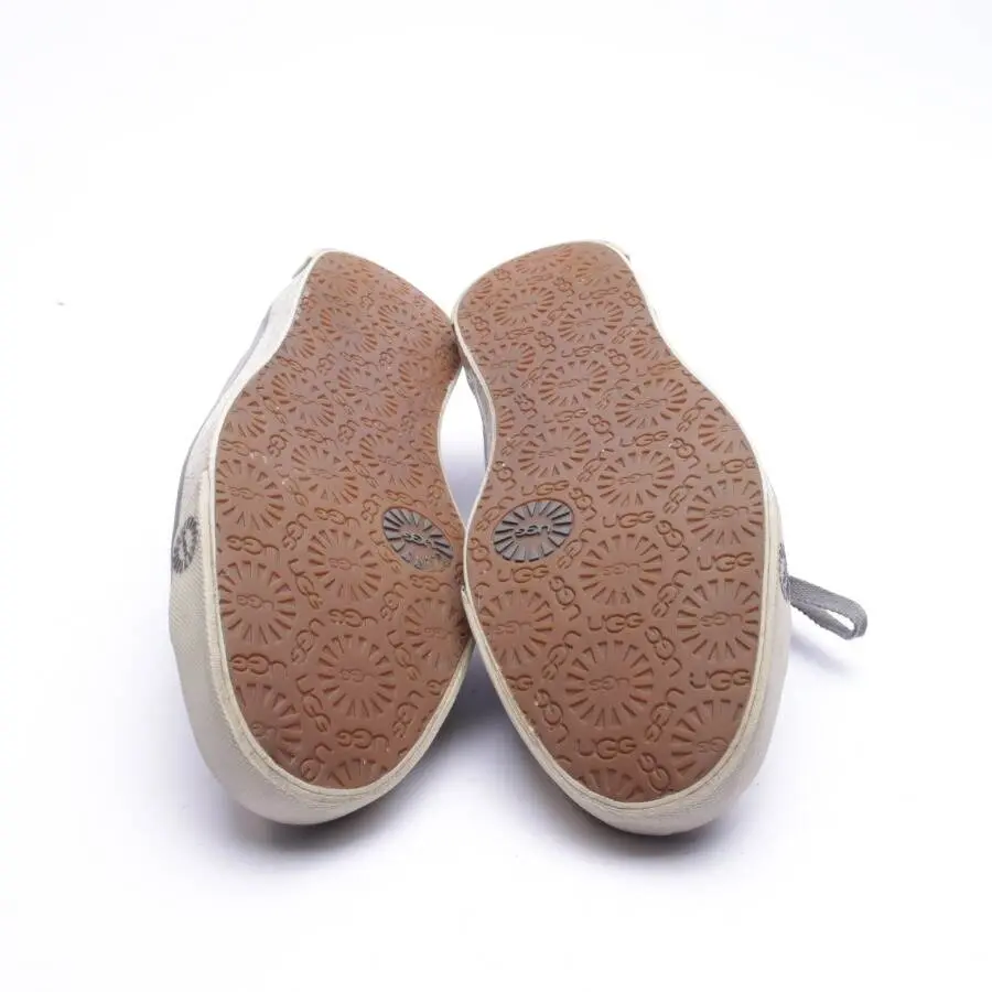Sneaker EUR 38,5 Grau